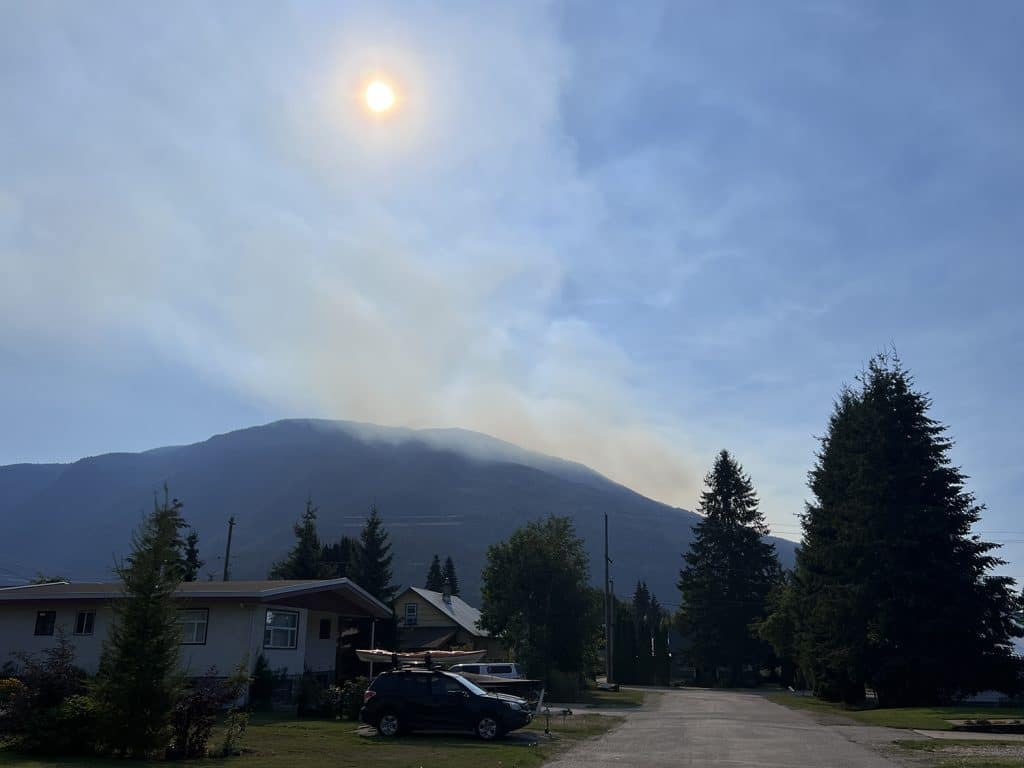 Smoke high over Revelstoke as new fire in Akolkolex FSR area ...
